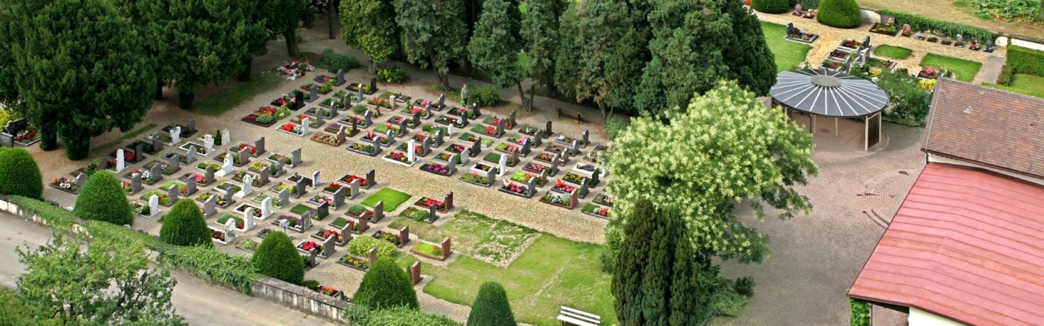 Luftbild Friedhof Steinmauern