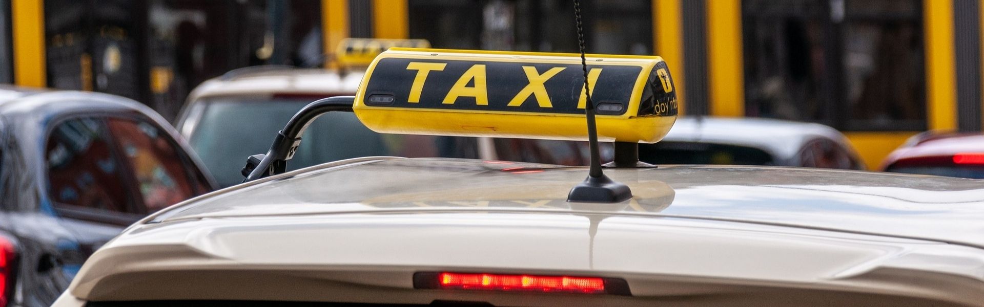 Taxi-Fahrzeugdach
