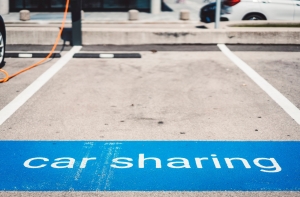 Parkplatz mit Carsharing-Imprint